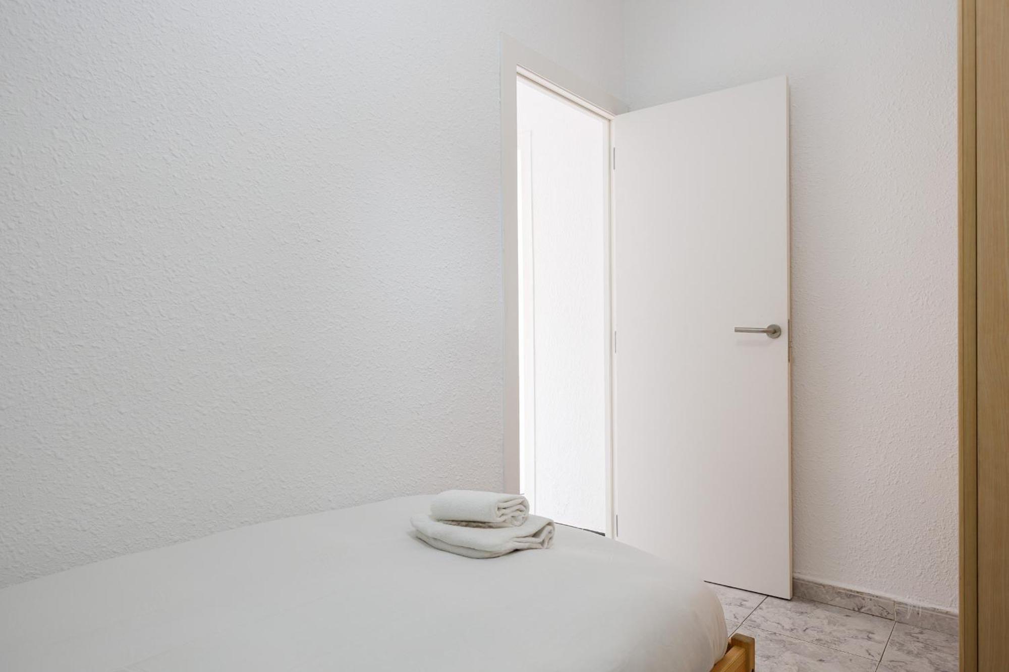 Besos - Bright Apartment Close To Congress & Port Sant Adrià de Besòs Eksteriør billede
